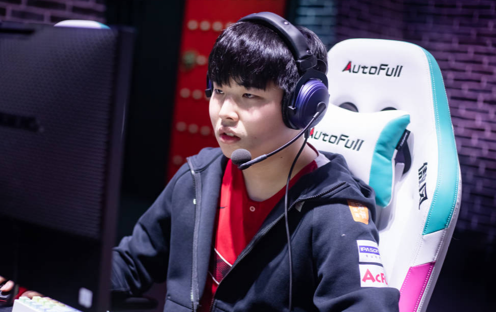 九游体育-阿扎伦卡新星逆转表现惊艳，RNG未来可期！的简单介绍